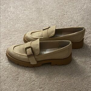 Women's Tan Loafers. Size 9.5 dolce vita brand